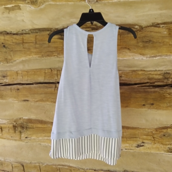 3/$12 J. Crew Factory Light Blue Shirt Tail Tank Top Size Medium - Picture 4 of 6